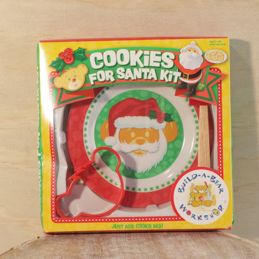 Build-A-Bear Workshop Cookies for Santa Kit Christmas Plate Cookie Cutter Set